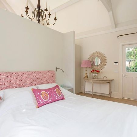 The Annexe - Beautiful Apartment With Garden Close To Heathrow And Windsor Staines-upon-Thames Eksteriør bilde