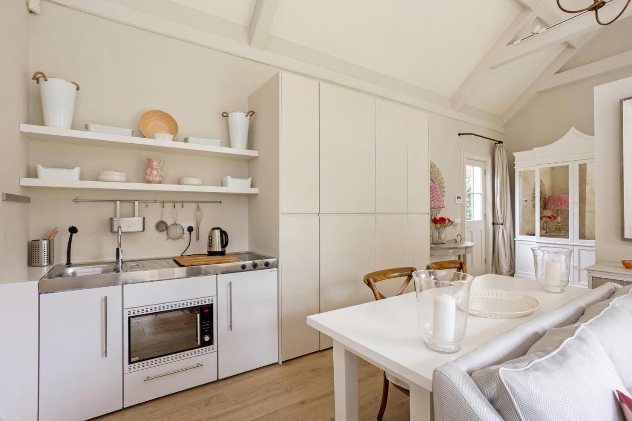 The Annexe - Beautiful Apartment With Garden Close To Heathrow And Windsor Staines-upon-Thames Eksteriør bilde