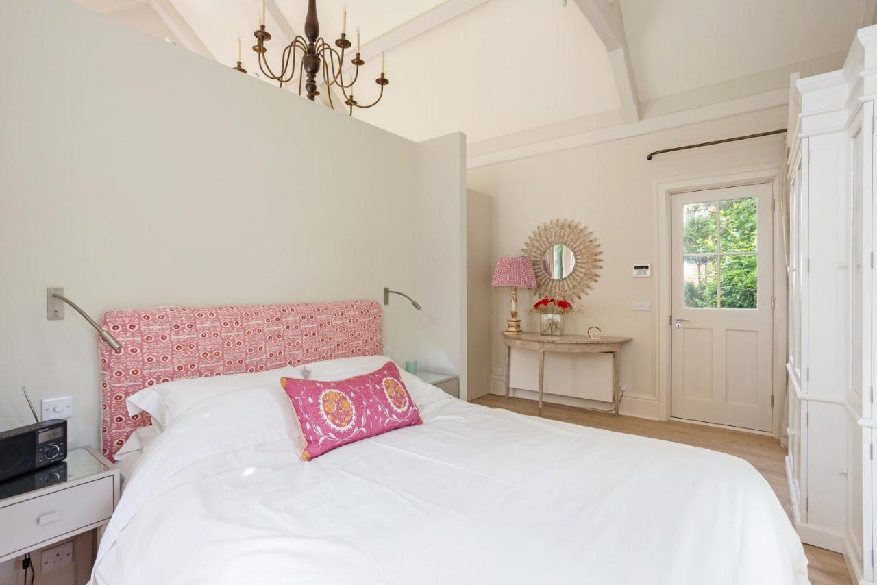 The Annexe - Beautiful Apartment With Garden Close To Heathrow And Windsor Staines-upon-Thames Eksteriør bilde