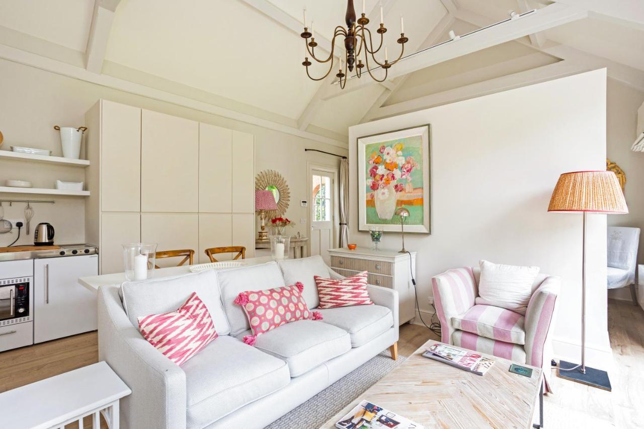 The Annexe - Beautiful Apartment With Garden Close To Heathrow And Windsor Staines-upon-Thames Eksteriør bilde