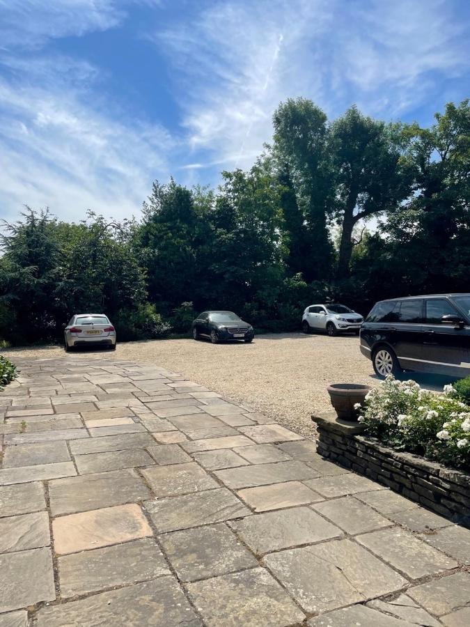 The Annexe - Beautiful Apartment With Garden Close To Heathrow And Windsor Staines-upon-Thames Eksteriør bilde